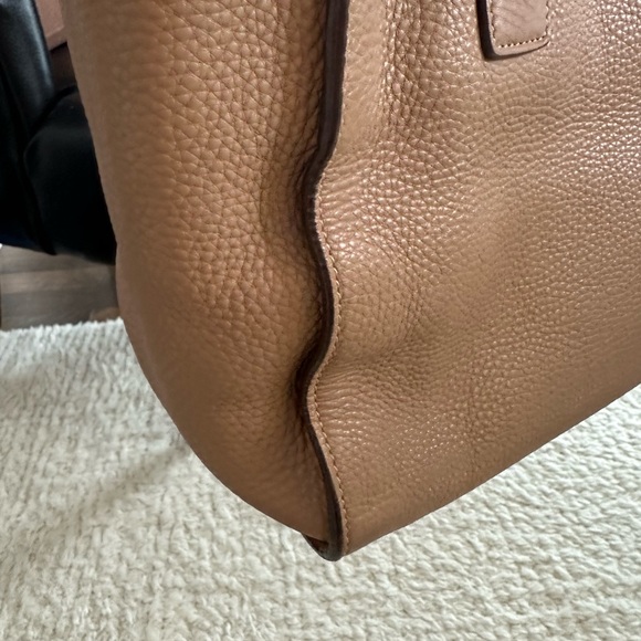 Prada tote Daino leather - Picture 9 of 13